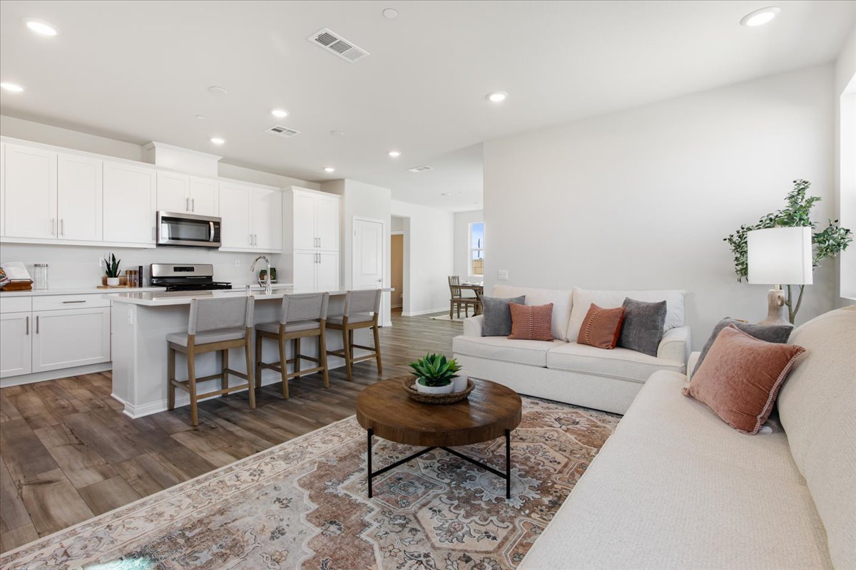 0044 29269 Crescent Way