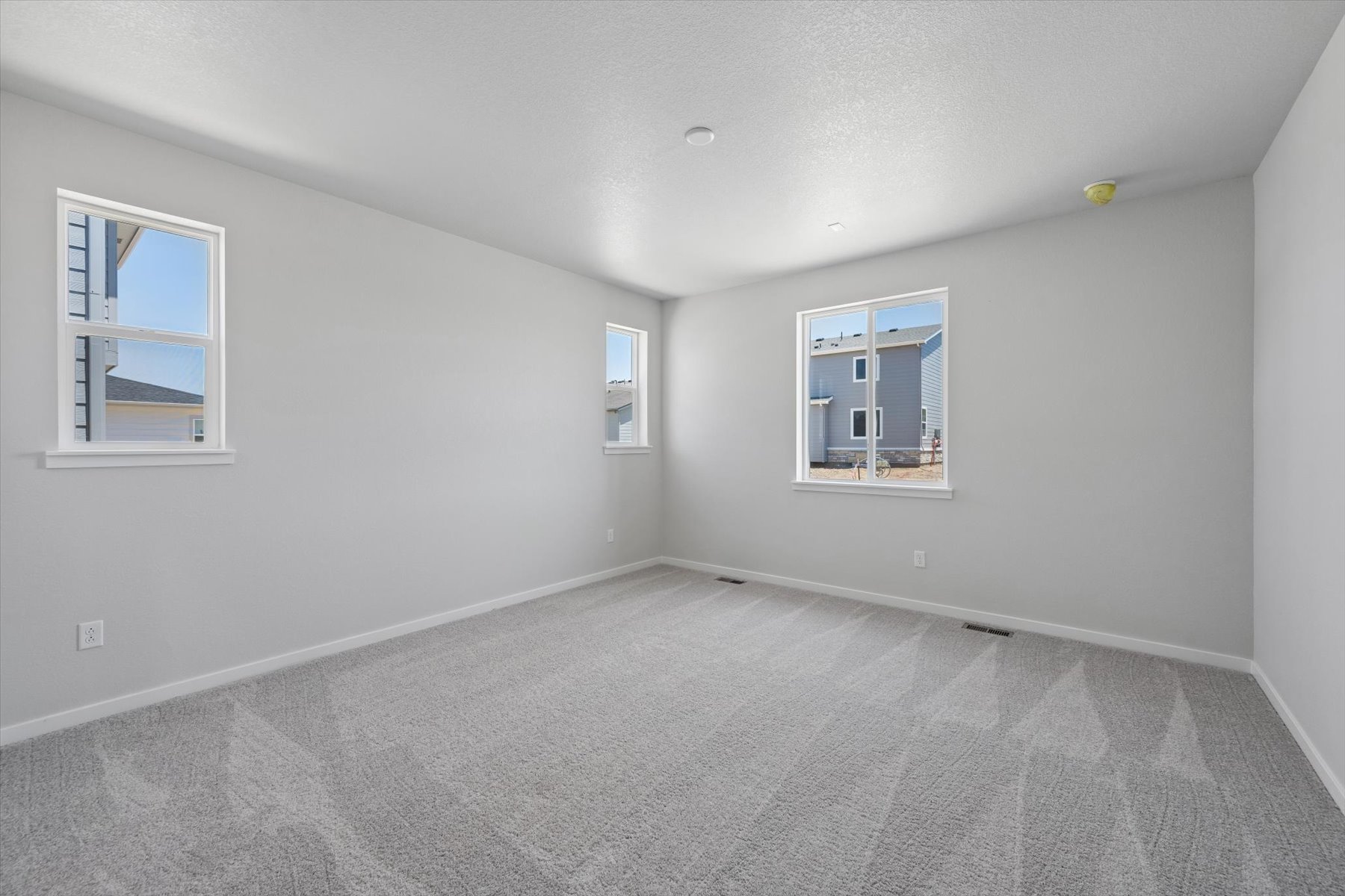 A room with windows.