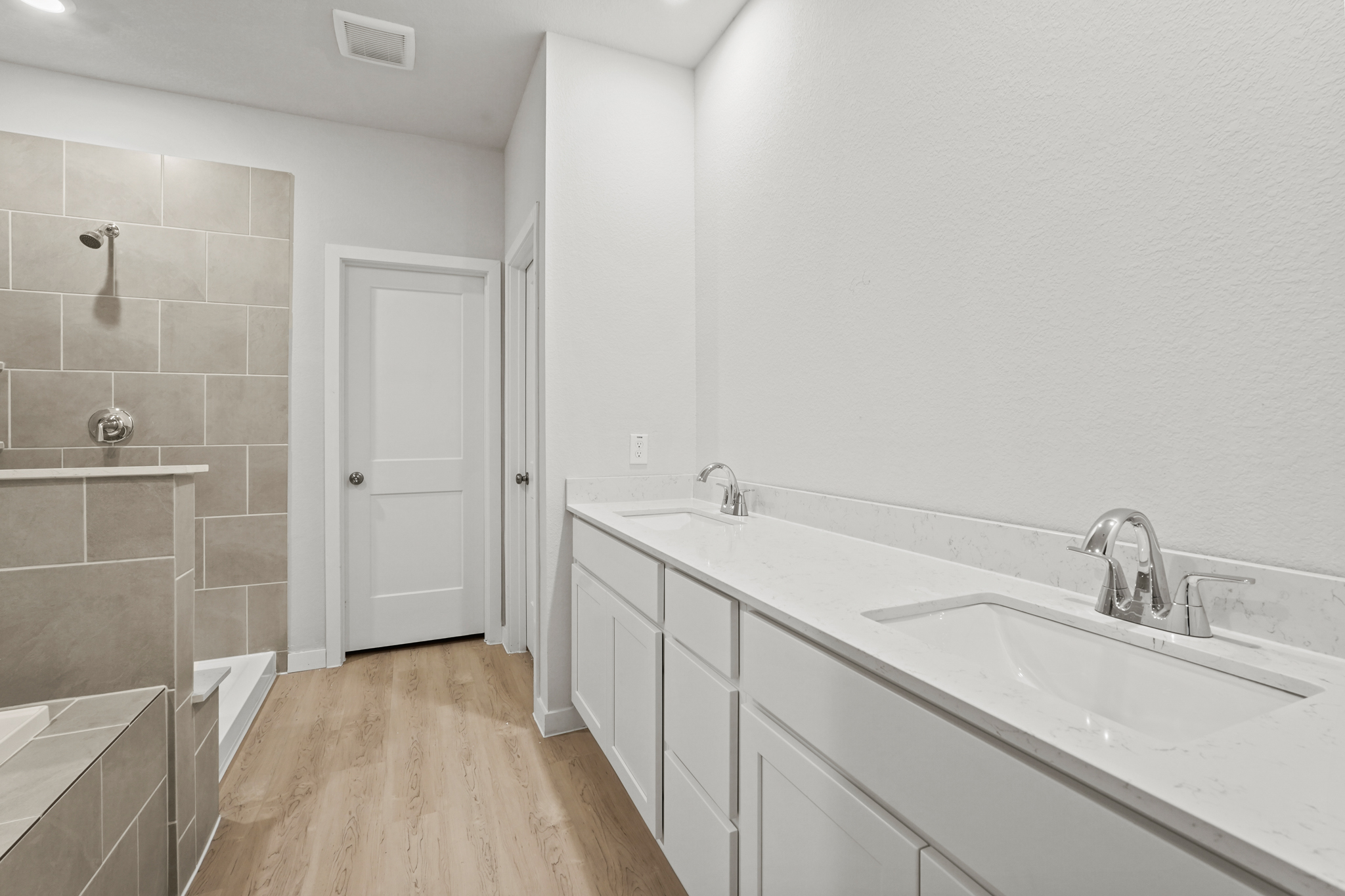A bathroom with a sink and a countertop.